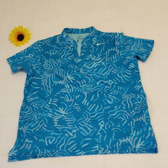 Nike. Blue Patterned Women's Shirt - Picture 8 of 9